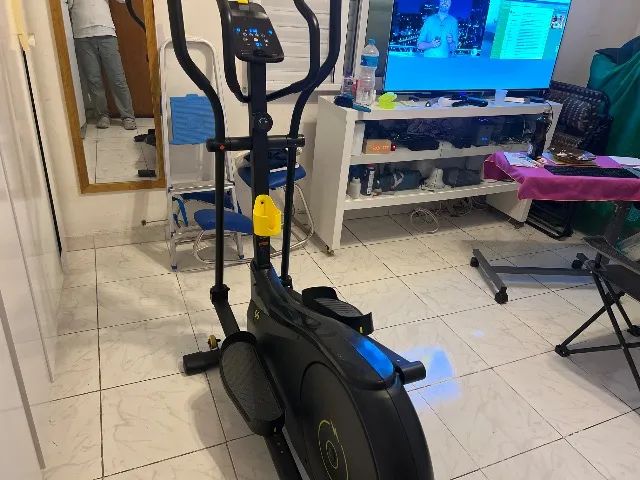 Elíptico Domyos 520, Painel digital com auto-geração de energia e conexão bluetooth - Foto 3