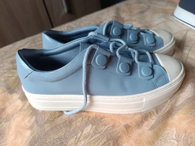 T nis Tachas feminino Jelly Blue Arezzo e um Ana Capri Cal ados