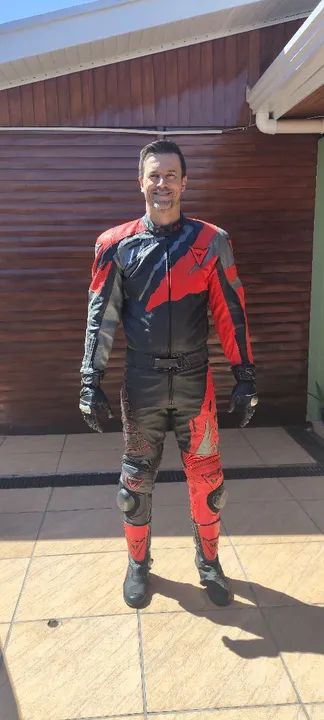 Macacão completo para motociclistas com luva e bota 