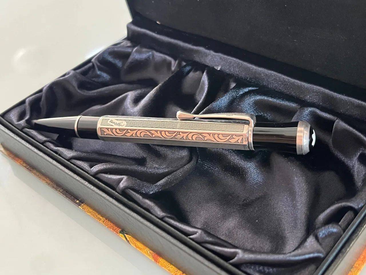Caneta Esferografica Montblanc Writers Marcel Proust com Caixa! - Foto 5