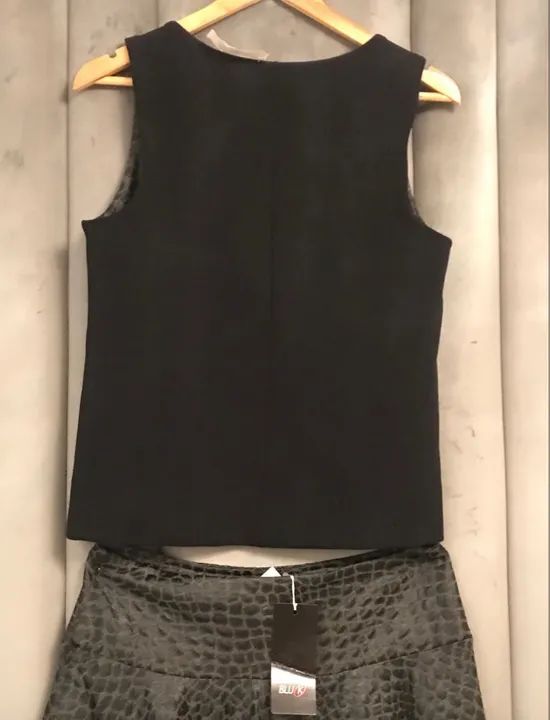 Conjunto saia e blusa marca Bluk tamanho M NOVO - Foto 2