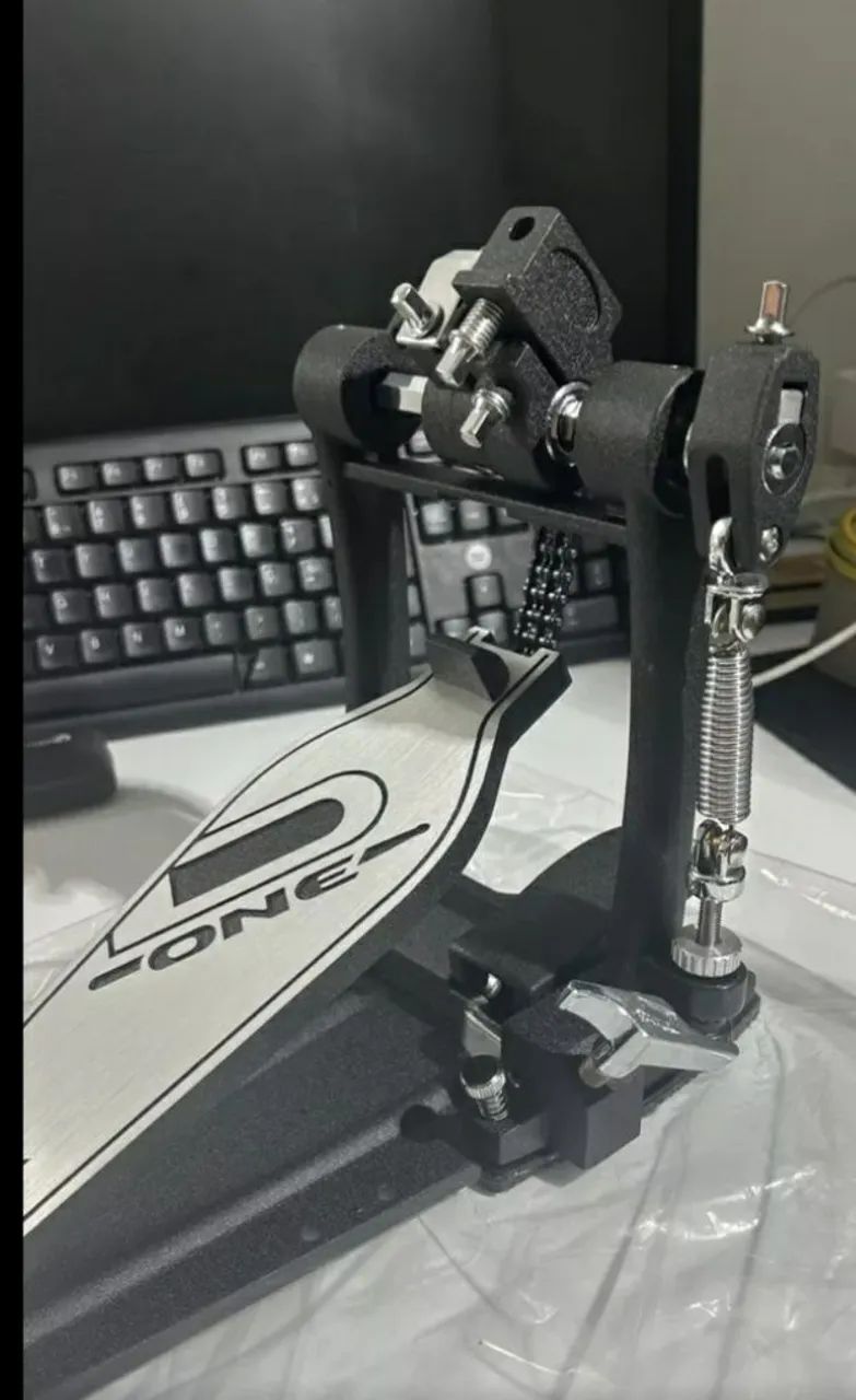 Pedal de Bumbo D-one 