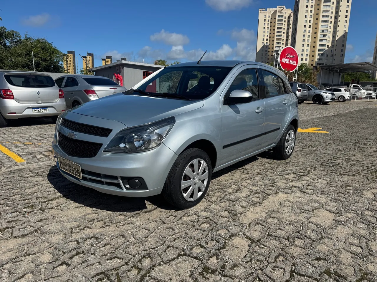 Vendo ou troco Agile 1.4 2013 LT única dona