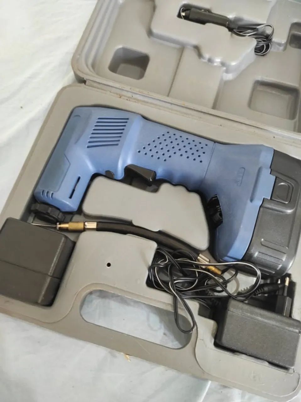 Bomba Eletrica Encher Pneu & Bola 12v Portatil Recarregavel  