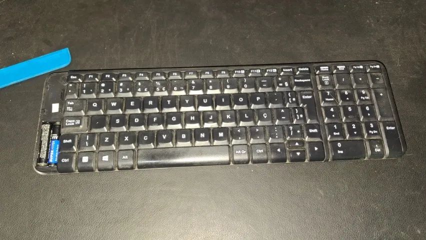 Teclado Sem Fio Compacto Logitech K230 na Caixa (sem adaptador)