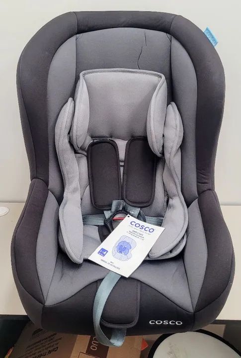 Cadeirinha infantil cinza para carro