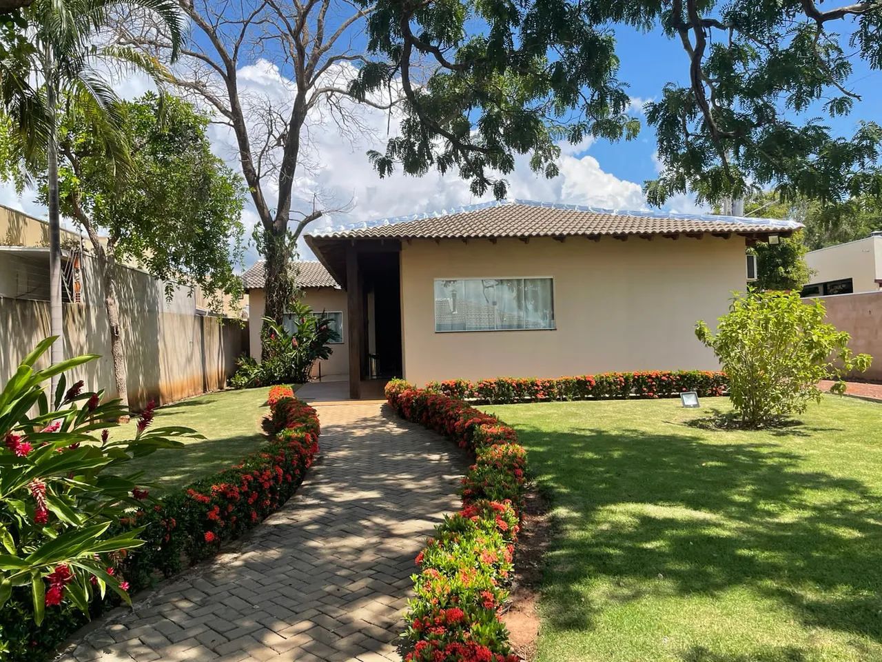 Térrea para venda tem 350 metros quadrados com 4 Suites  em Agua Fria - Chapada dos Guimar - Foto 3
