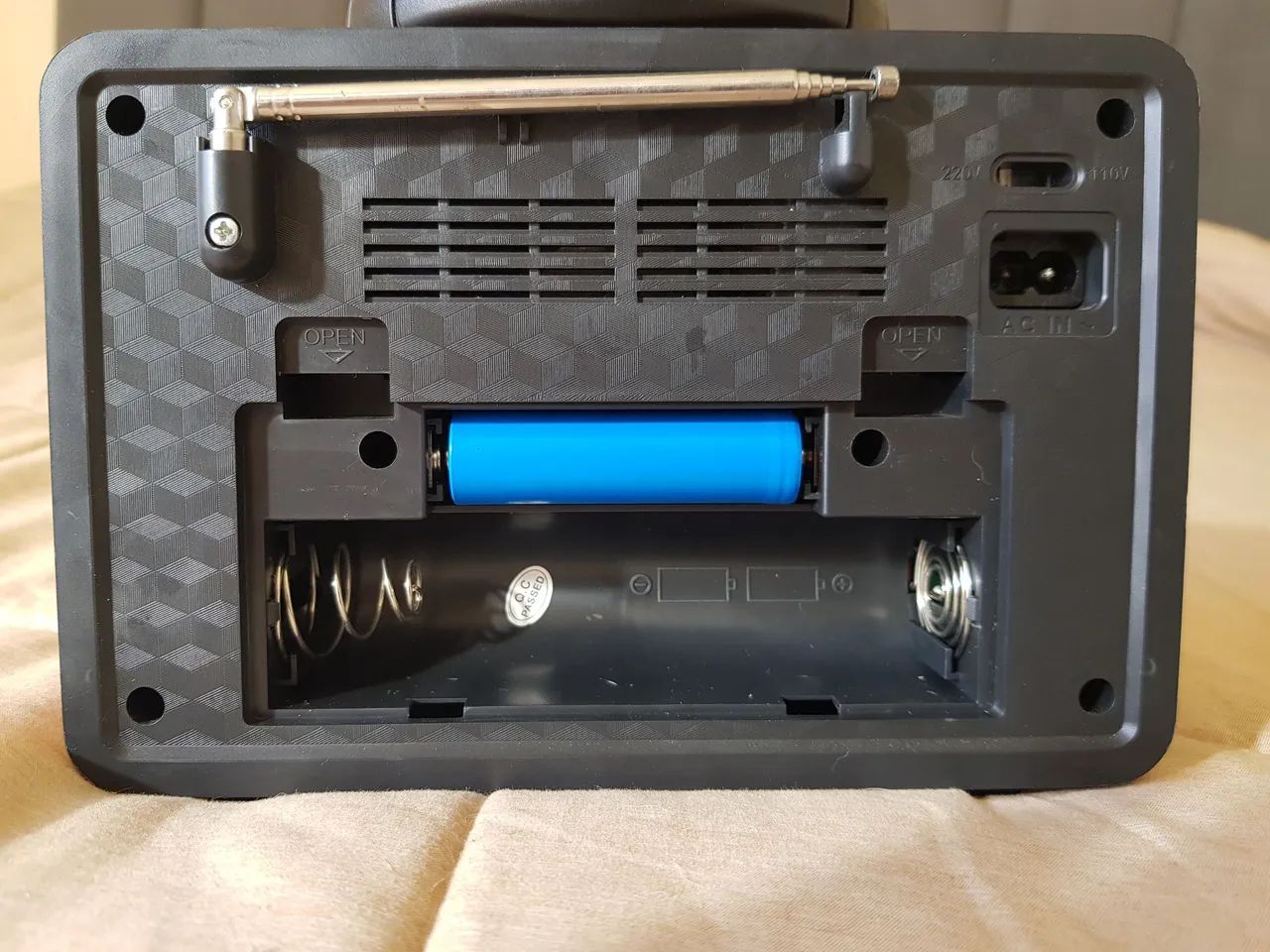 Retro bluetooth radio64292272496386124