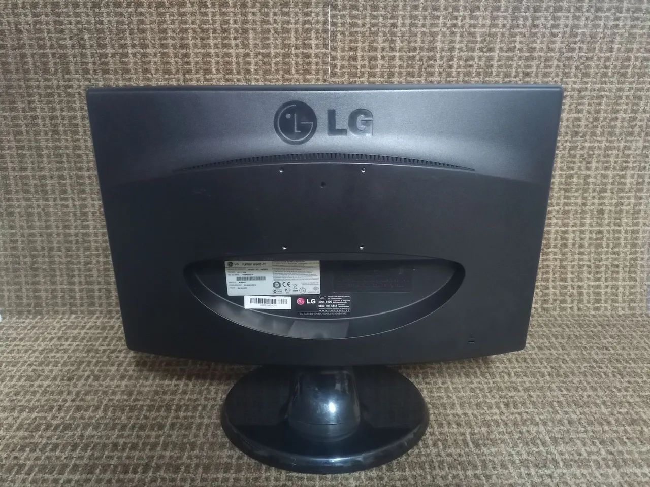 MONITOR LG 19 POLEGADAS VGA 12V - Foto 2