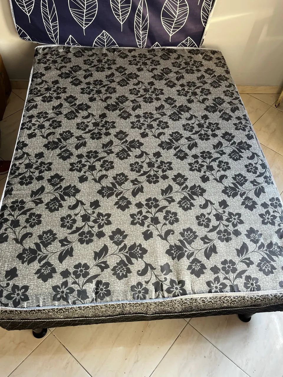 Cama Box ortopédica com colchão extra 