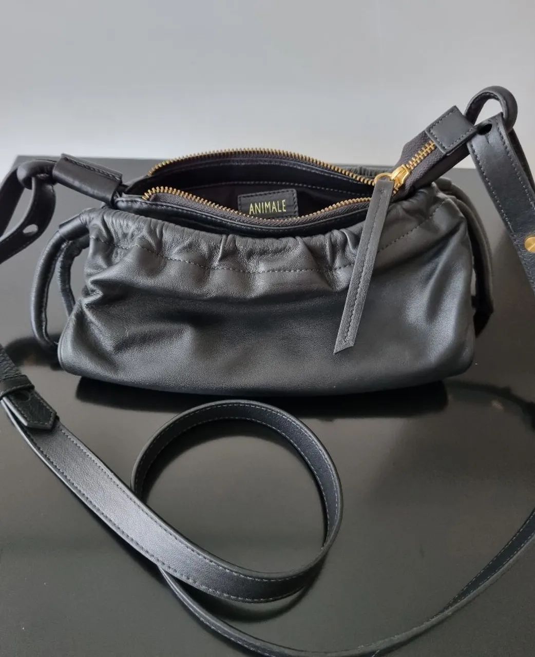 BOLSA DE COURO PRETA