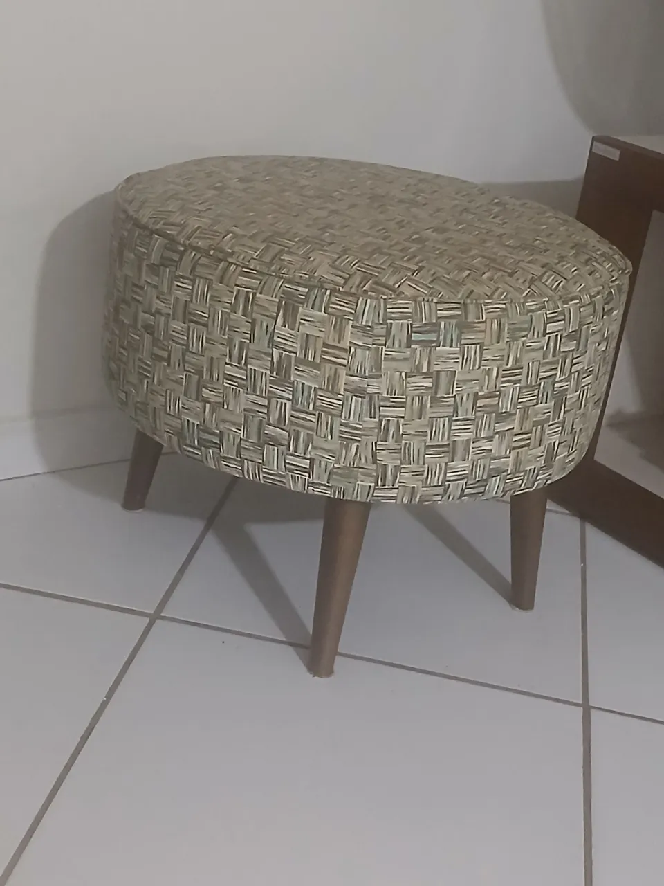 Puff redondo com design moderno