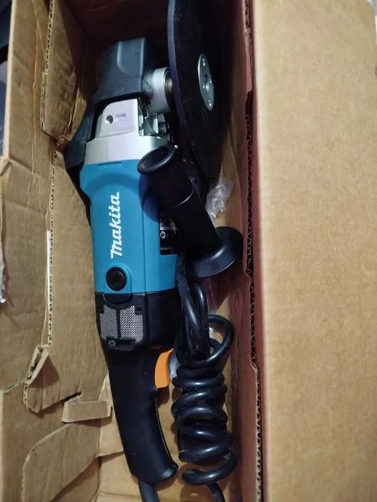 Lixadeira/Politriz Eletronica Makita 9237C-220V NA CAIXA!  - Foto 6