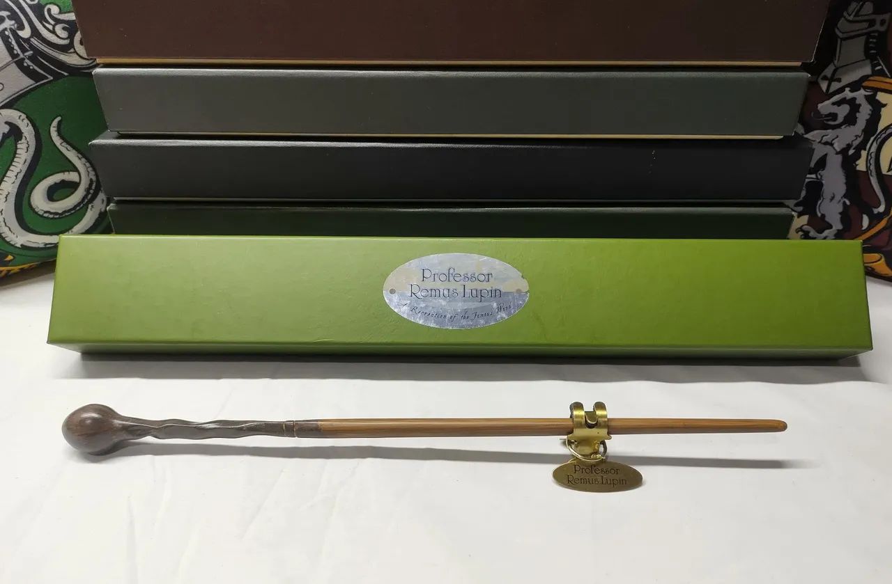 Varinha Harry Potter Noble Collection - Varinha Prof Remus Lupin