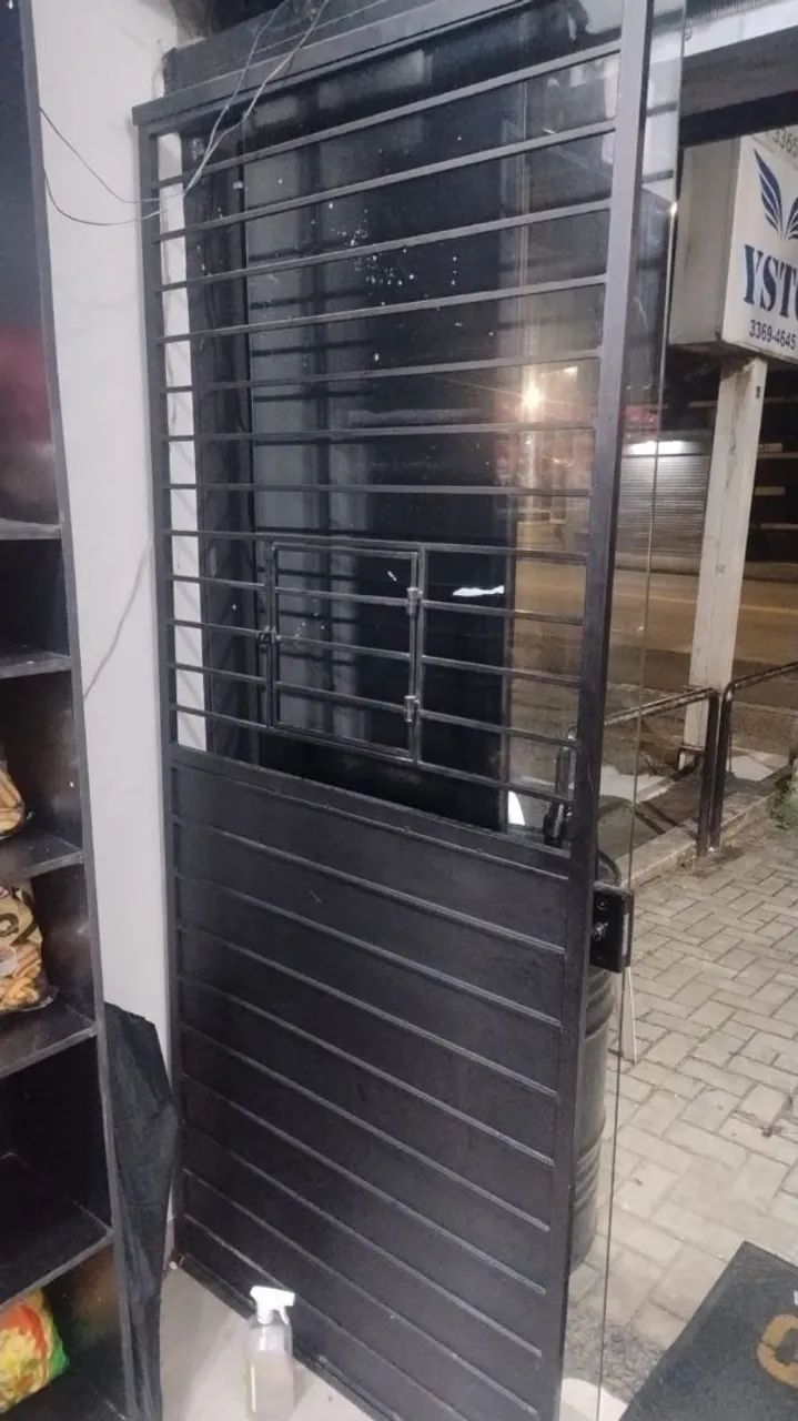 Vendo balcão expositor e porta de correr distribuidora/tabacaria  - Foto 3