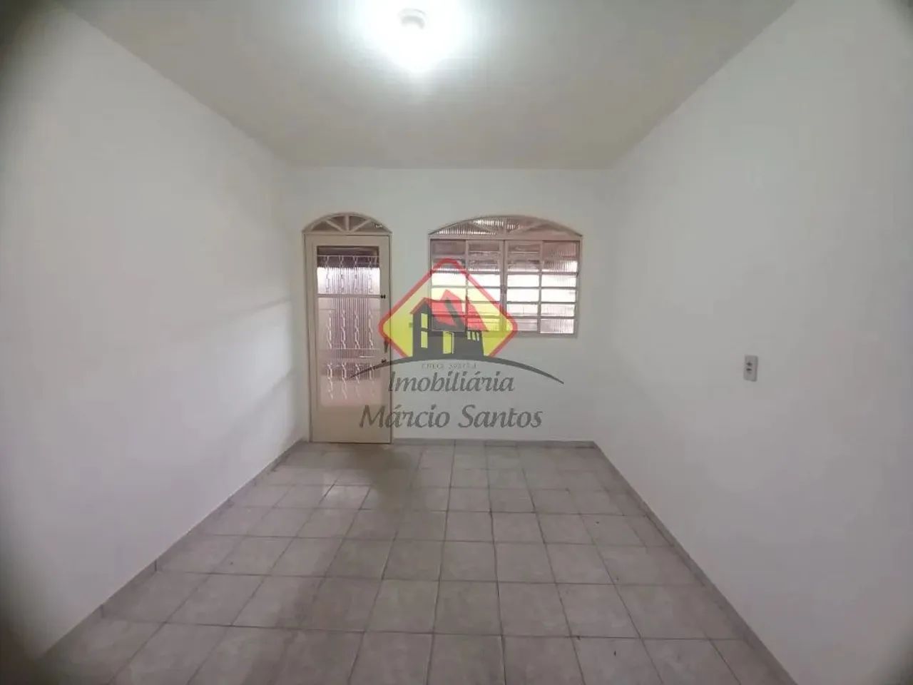 Venda de Casas / Comercial na cidade de Taubaté
