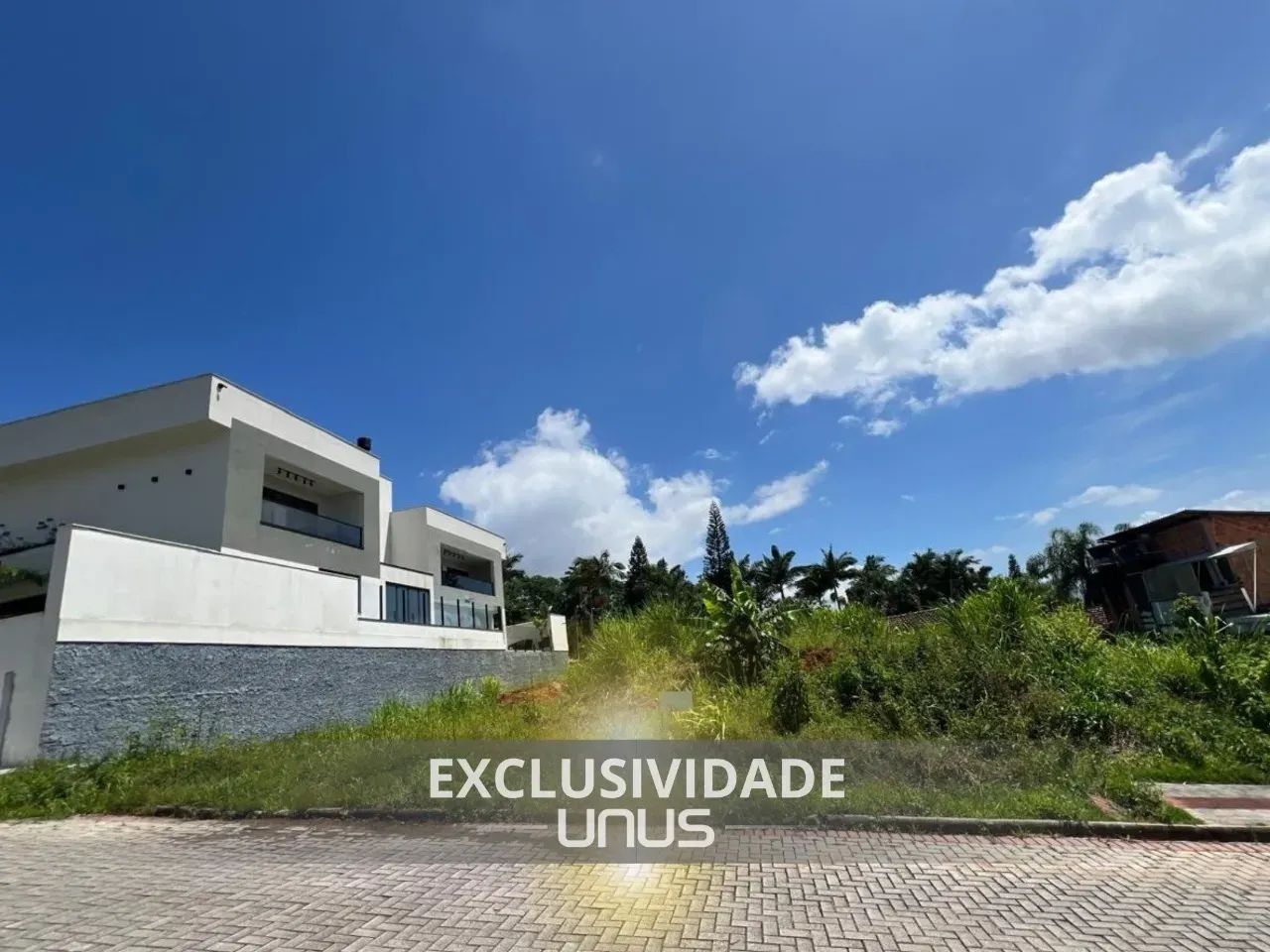 Oportunidade única para investir na Ponta de Baixo!