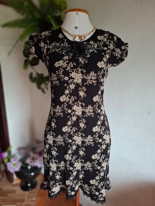 Vestido canelado Floral Preto 