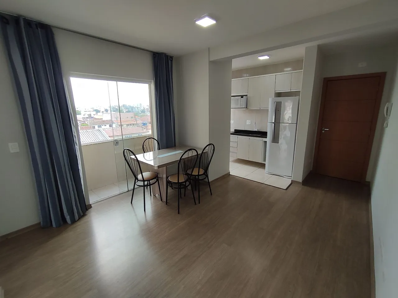 Lindo apartamento semi mobiliado no Jardim Cruzeiro