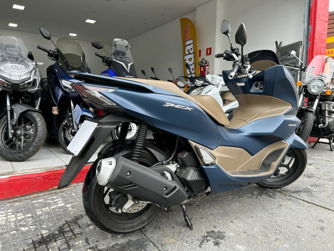 Honda Pcx 160 Dlx Ano 2023 - Foto 10