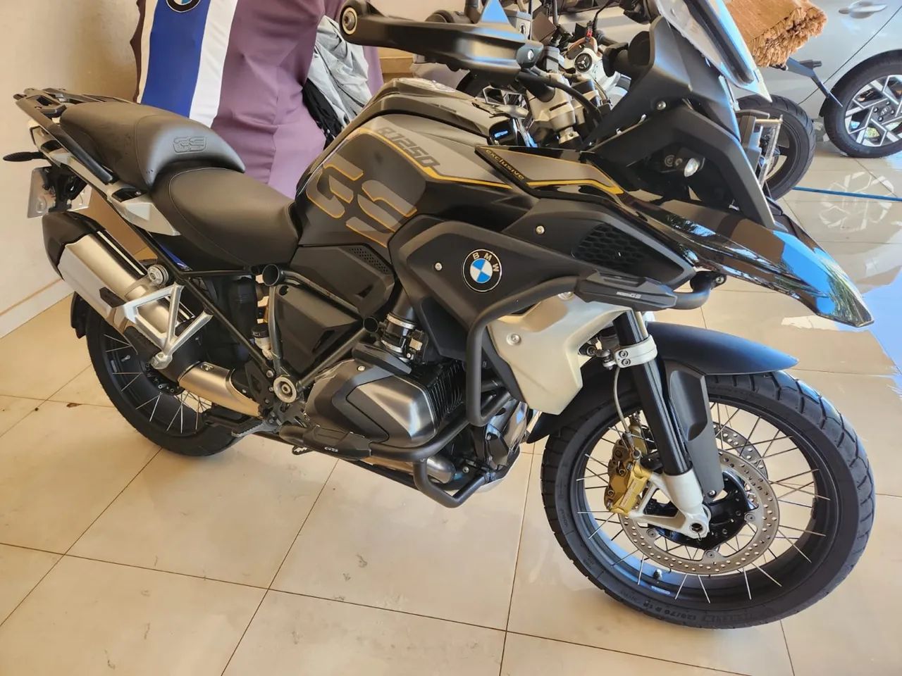 GS1250 Premiun Exclusive 