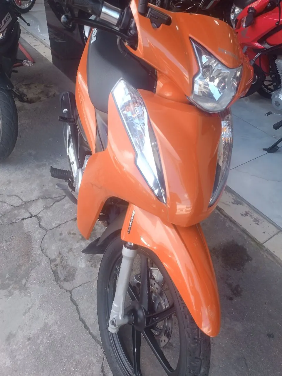 Biz ex 2018, a mais completa da categoria