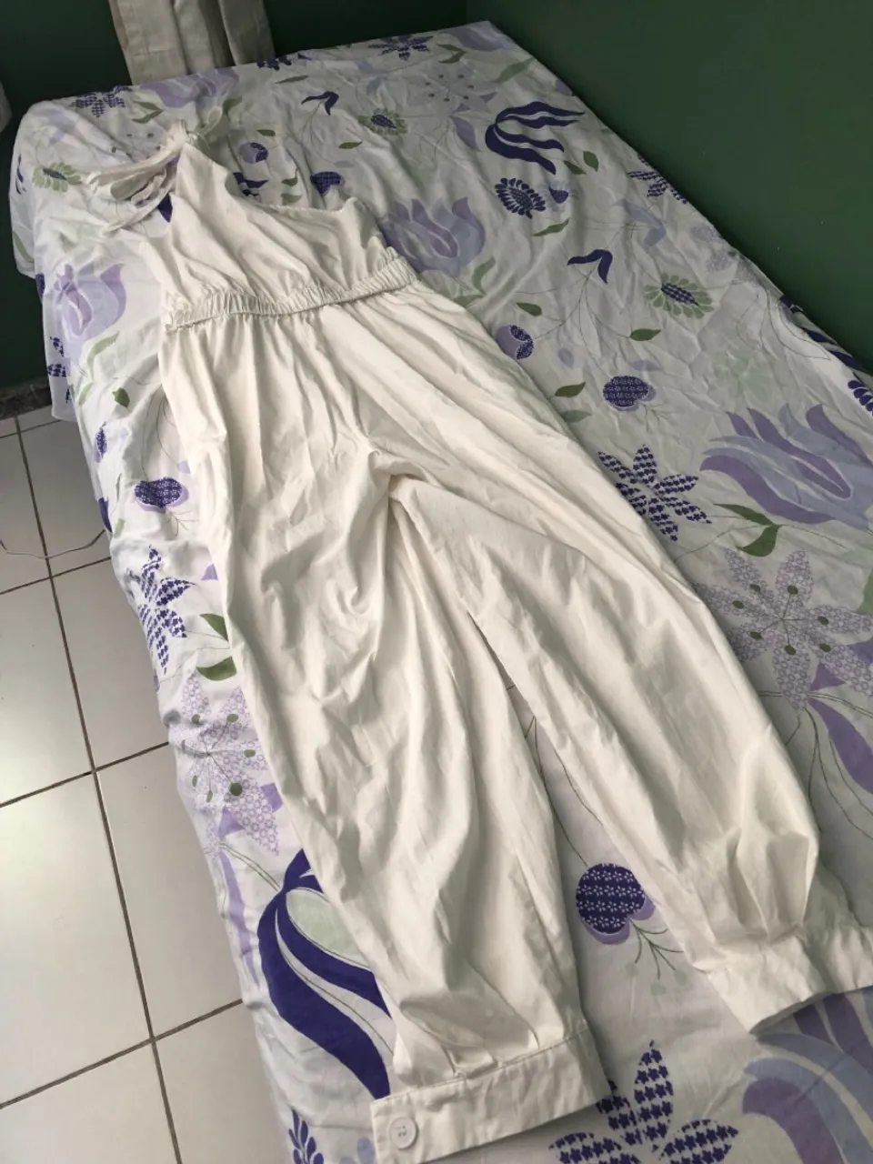 Macacão branco feminino