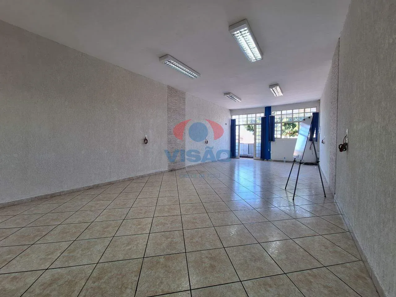 Sala comercial na Avenida Presidente Kennedy para locação!