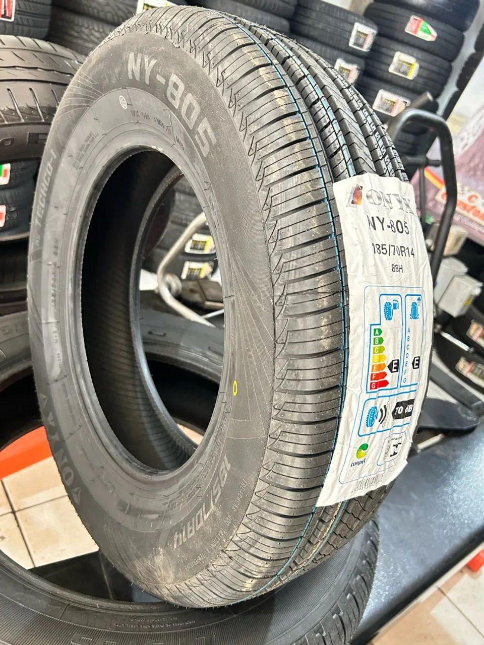 Pneu Onyx NY-805 185/70R14 88H - Peças para carros, vans e