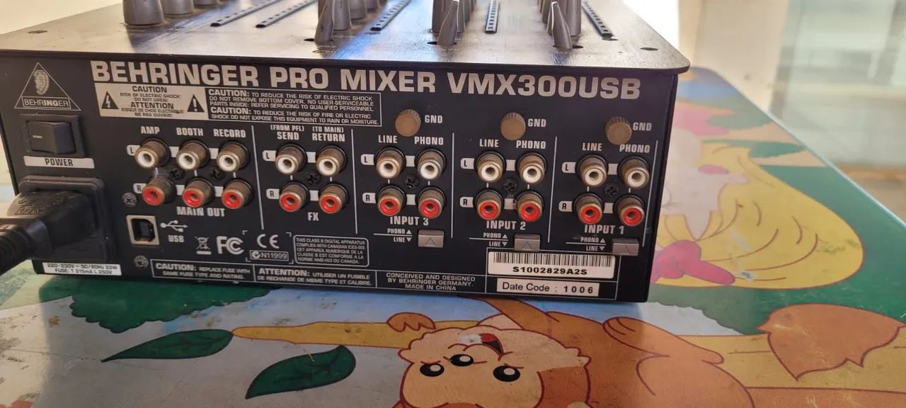 Mixer Behringer VMX 300 usb - Foto 3