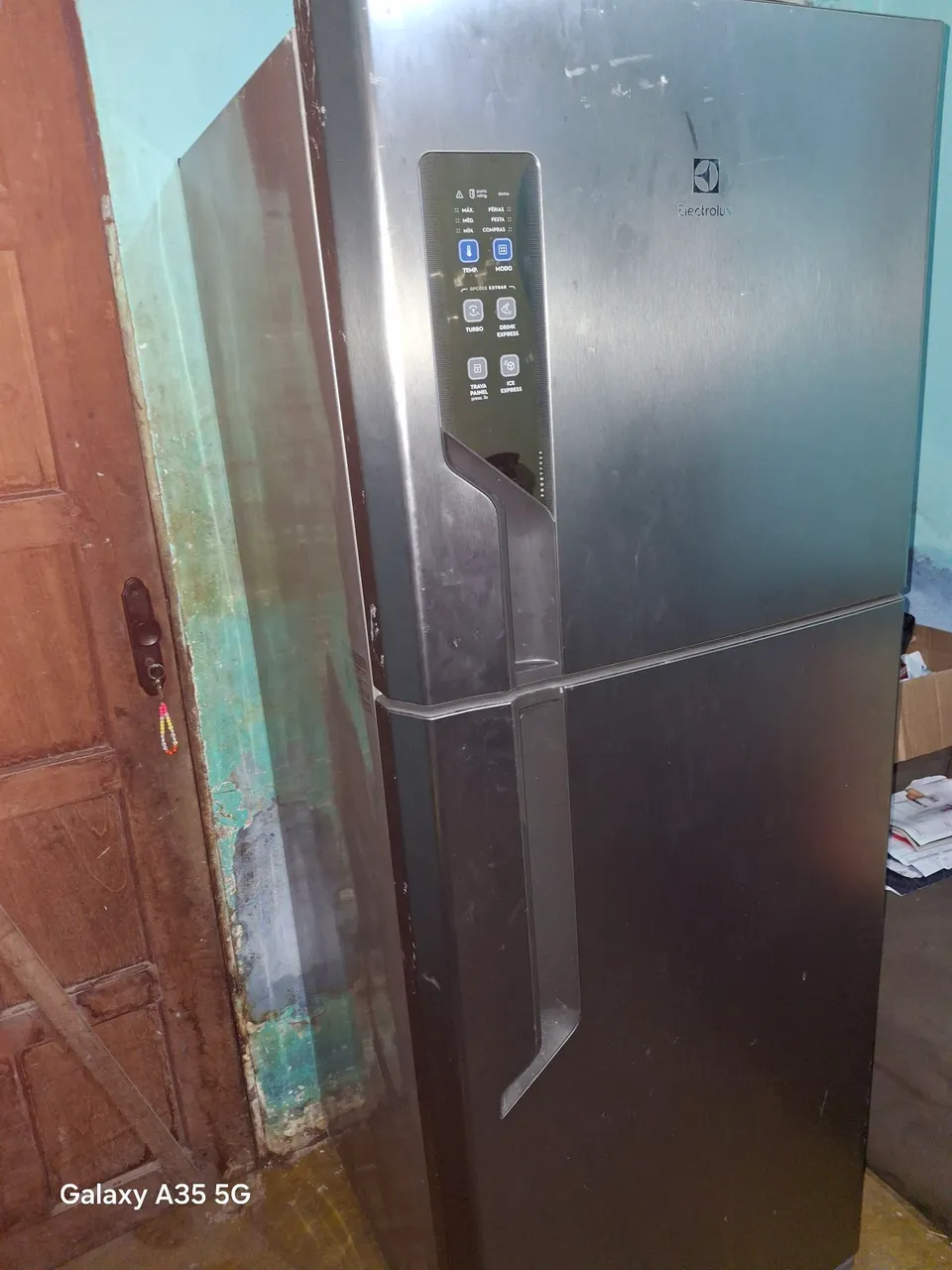 Geladeira Electrolux Frost Free(LÉIA A DESCRIÇÃO)