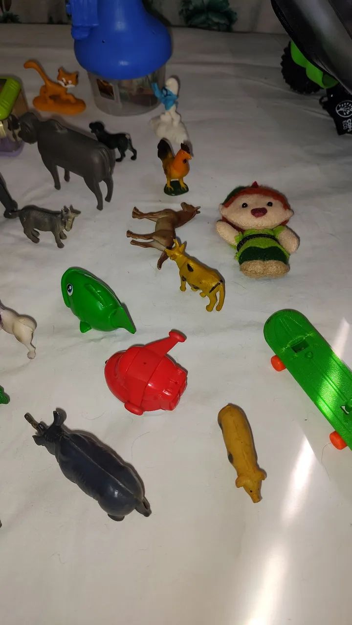 Lote de brinquedos variados: animais, ferramentas e muito mais! - Foto 3