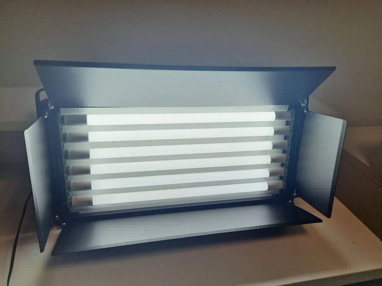 2 Paineis de Iluminação Profissional T8 LED Light - Mako - Ideal para Estúdios e Produções - Foto 4
