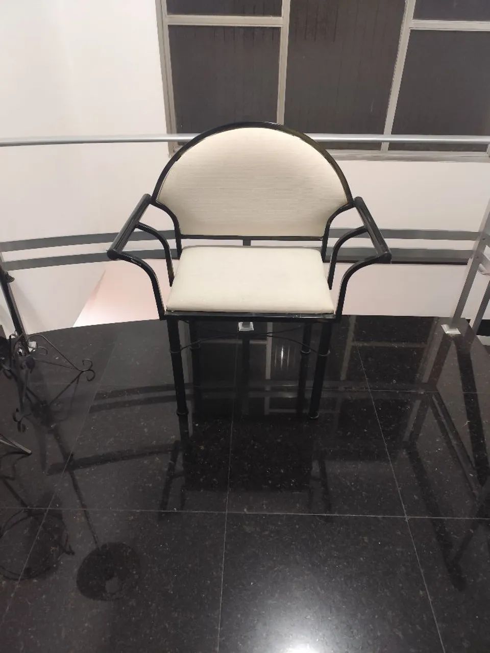 Poltrona Elegante para Sala ou Varanda