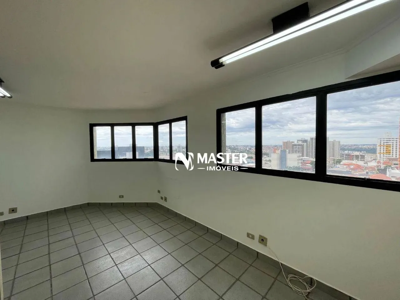 Sala para alugar, 92 m² por R$ 800 - Centro - Marília/SP