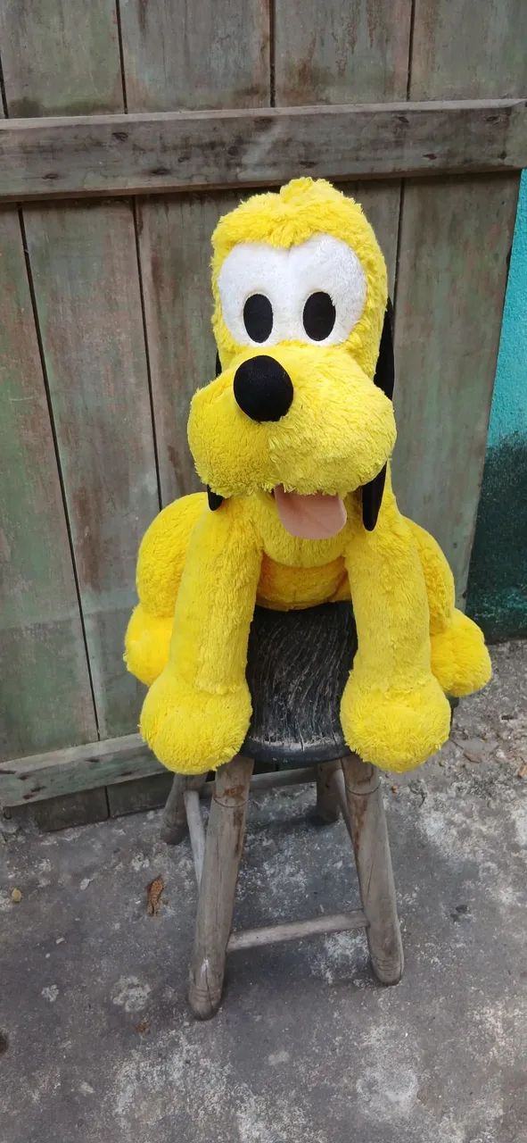 Plutos de pelúcia 