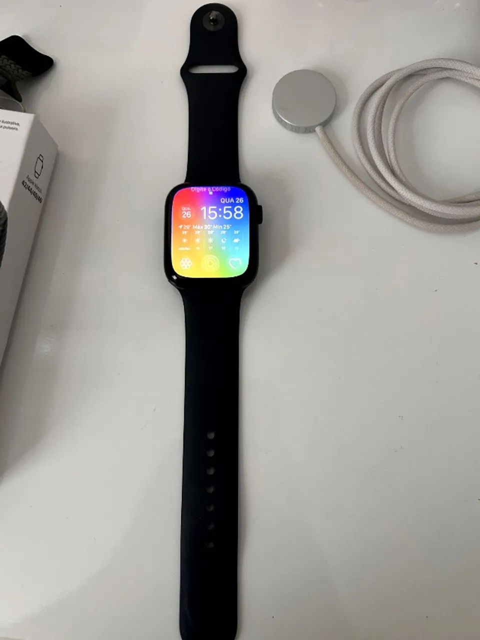 Apple Watch Series 8 - 45mm GPS - Como novo, com cabo e pulseira original e com película