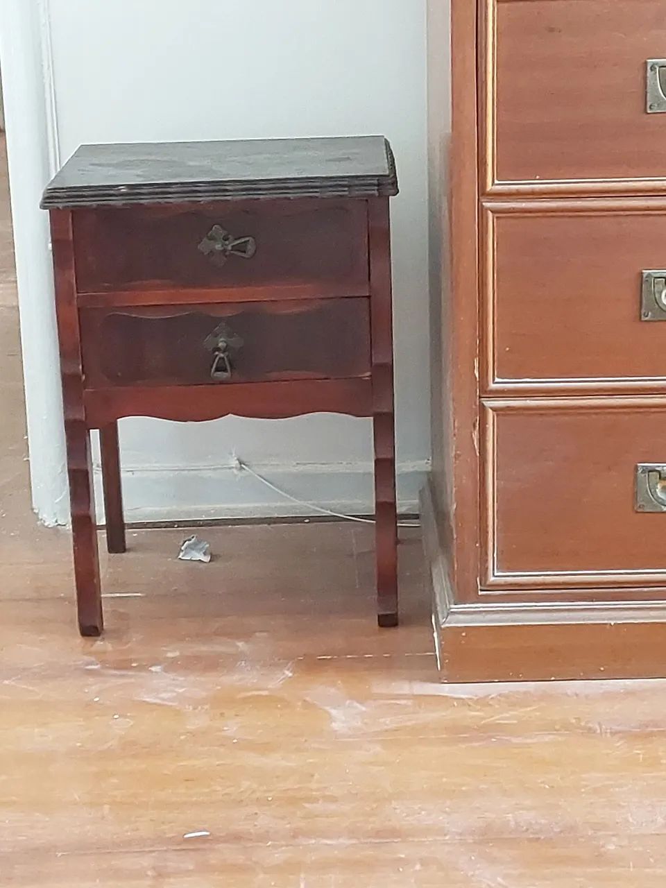 MESINHA DE CABECEIRA DIAS
