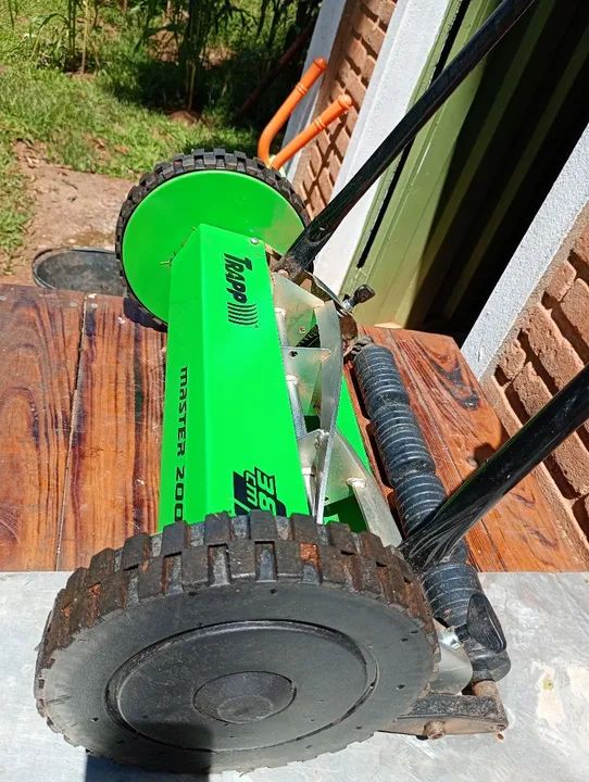 Roçadeira Trapp Master 2000