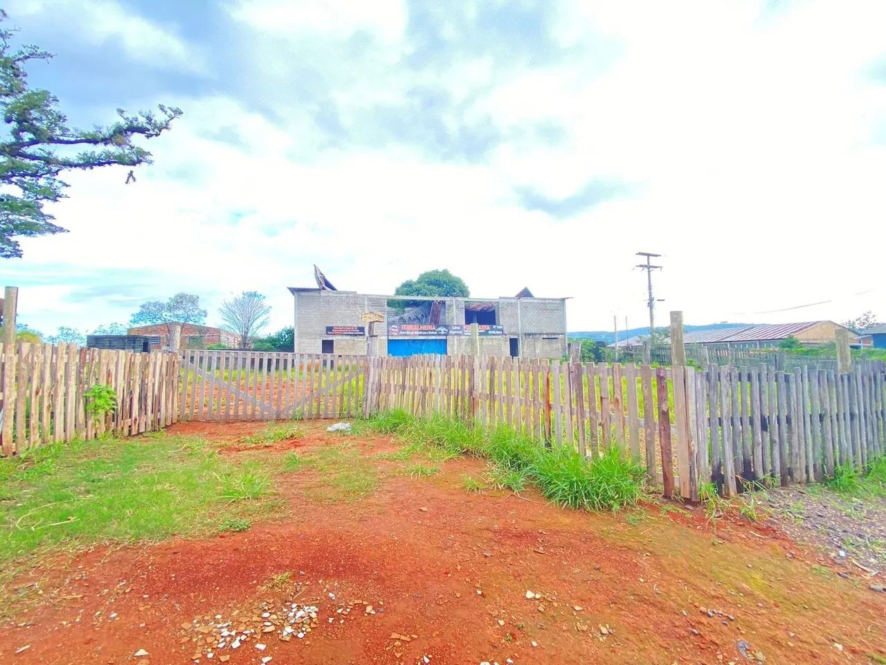 Terreno para locação no bairro Vila Augusta em Porto Alegre.