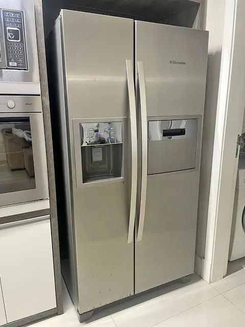 Conserto de geladeira side by side e demais<br>(ATENDIMENTO A DOMICÍLIO EM TODO DF E ENTORNO)