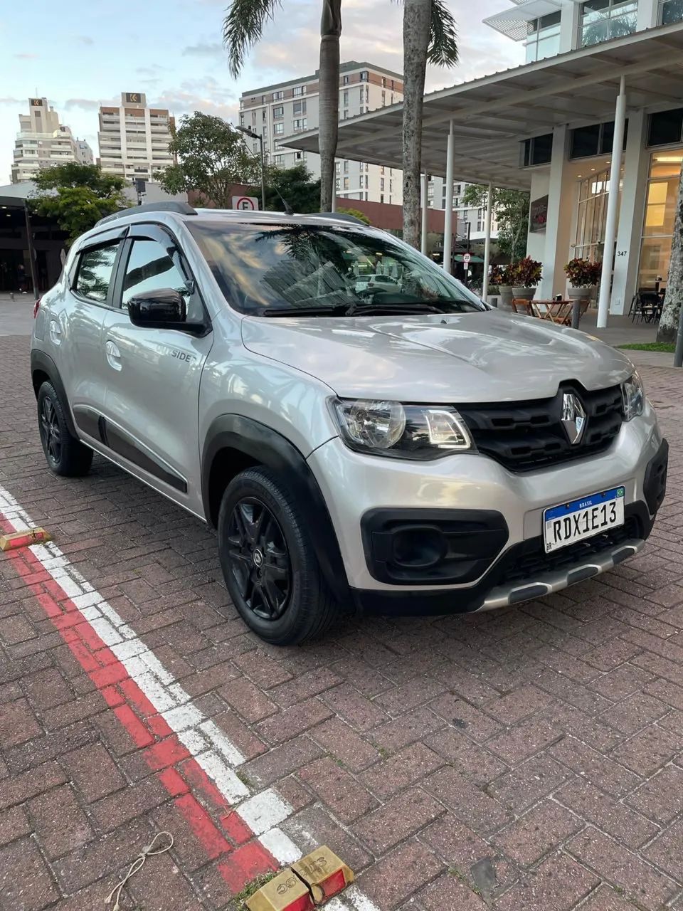 Renault Kwid Outsider 1.0 Flex 12V 5P Mec. 2021 - Foto 2