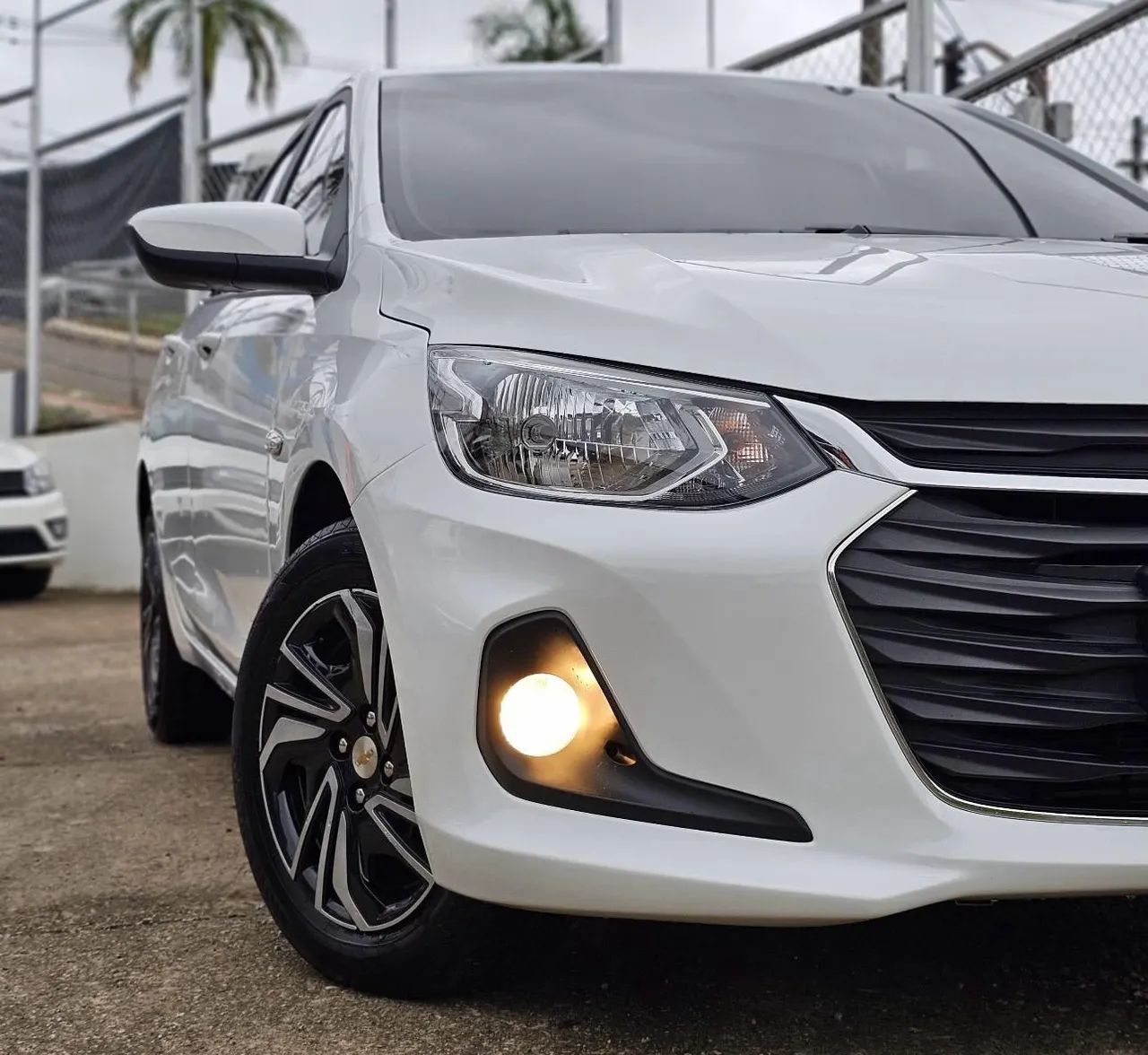 ONIX LT HATCH - 2024 TURBO - Foto 2