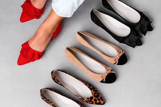 Sapatos - Sapatilhas - Chinelos - Calçados  - Foto 2