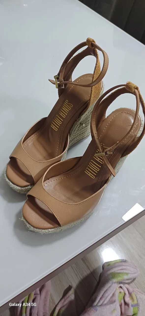 Sandália Santa Lolla Bege