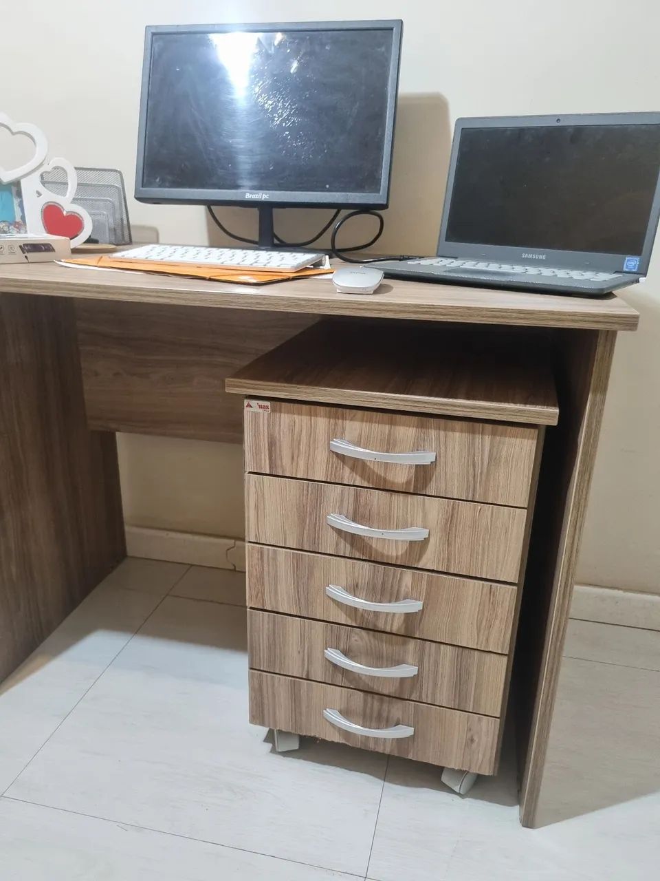 Armário e mesa de escritório 64220694171778120