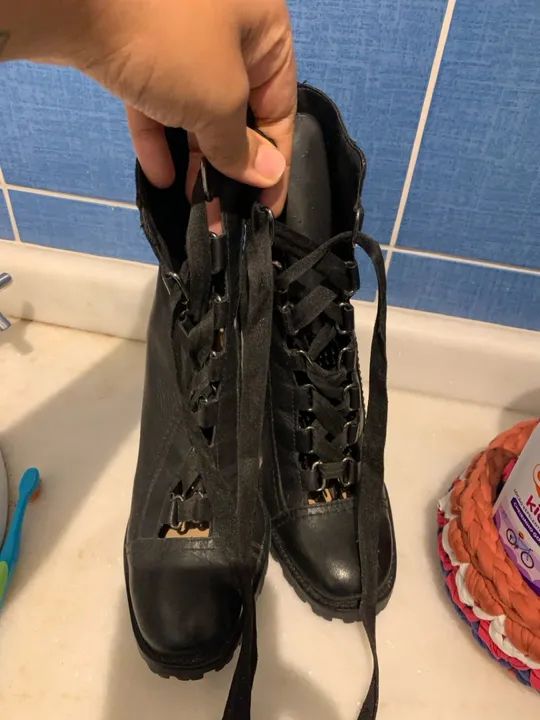 Bota preta de cano alto - Foto 2