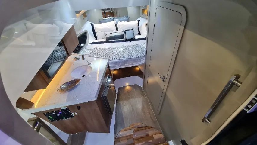 Lancha NHD 37 pés (355 nomenclatura internacional) All Space parelha popa Mercury 300hp 4T - Foto 11