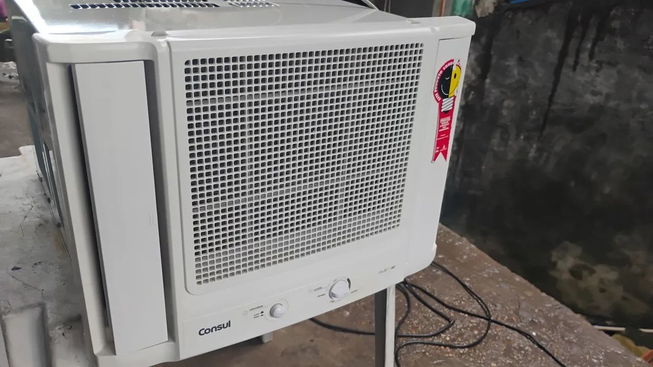 Ar condicionado 10 mil BTUs 127volts todo original 