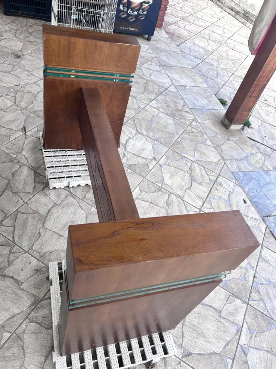 Base para mesa de Jantar em MDF com detalhes em vidro